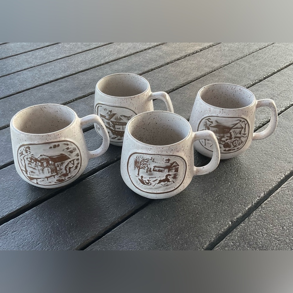 Vintage Onion River Speckled Pottery Mugs Set of 4 Great Condition Winter Theme